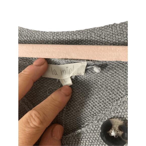 La Meil Large  Boho Lagenlook Women's Heathered Gray Statement Button Blouse - Picture 3 of 5